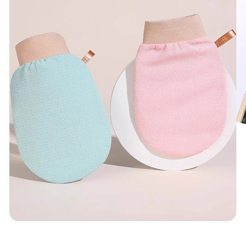Exfoliating bath glove by Glow Ritual