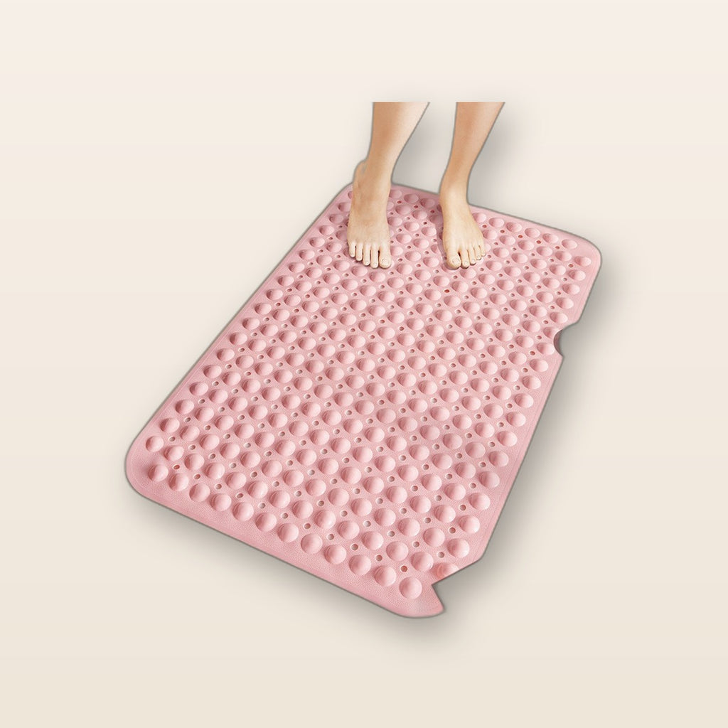 Non-slip suction bathtub mat by Glow Ritual