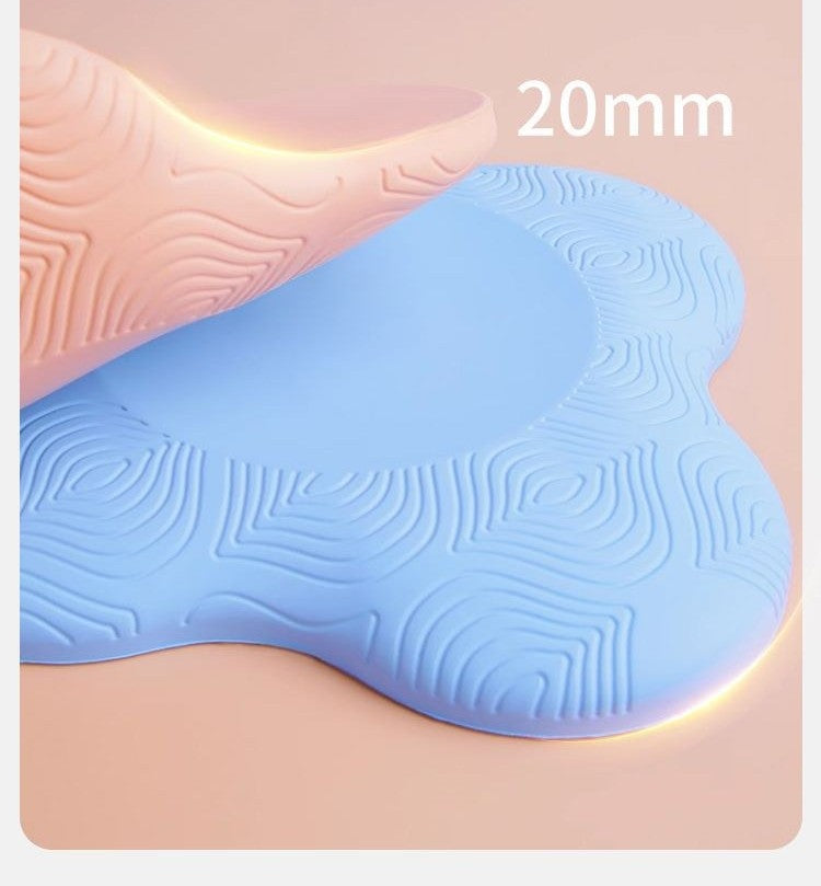 Yoga knee pads by Glow Ritual