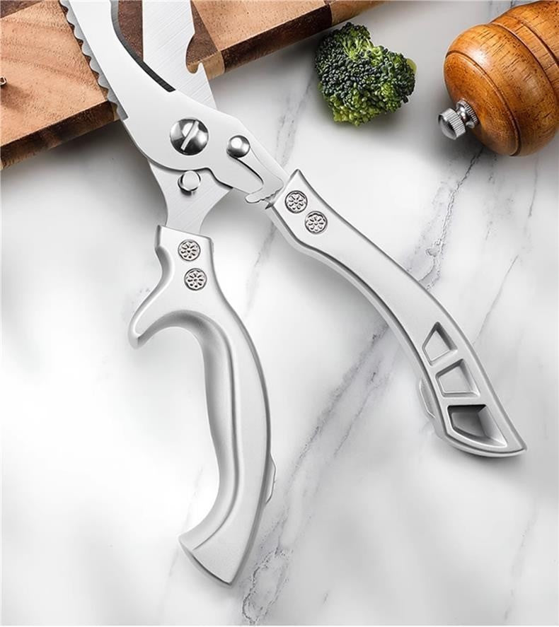 Heavy-duty kitchen shears by Glow Ritual