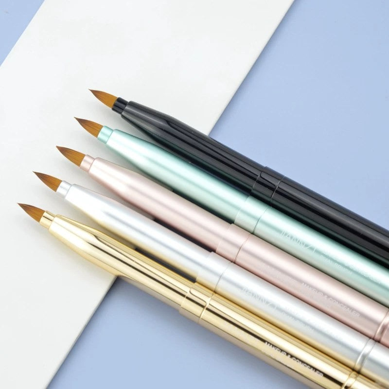 Retractable double-ended lip brush by Glow Ritual