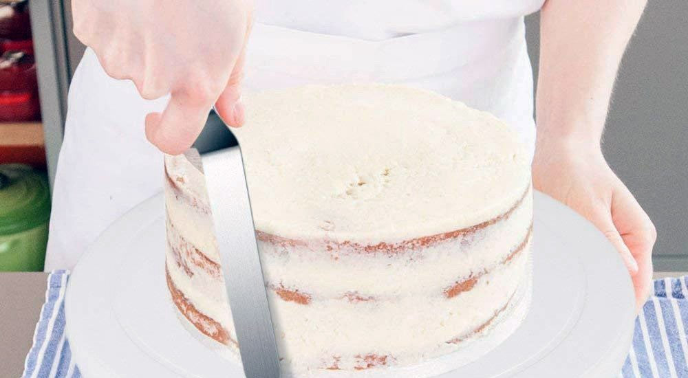 Cake decorating turntable set by Glow Ritual