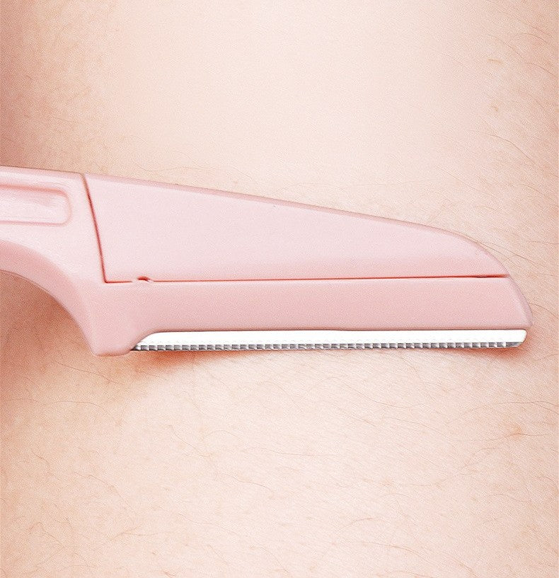 Folding eyebrow razor set by Glow Ritual