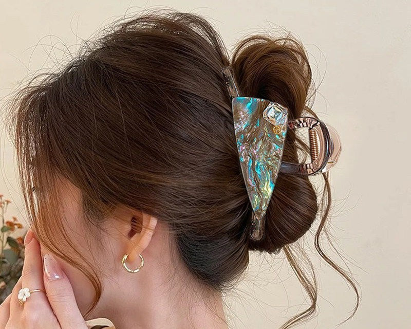 Cloud claw clip by Glow Ritual