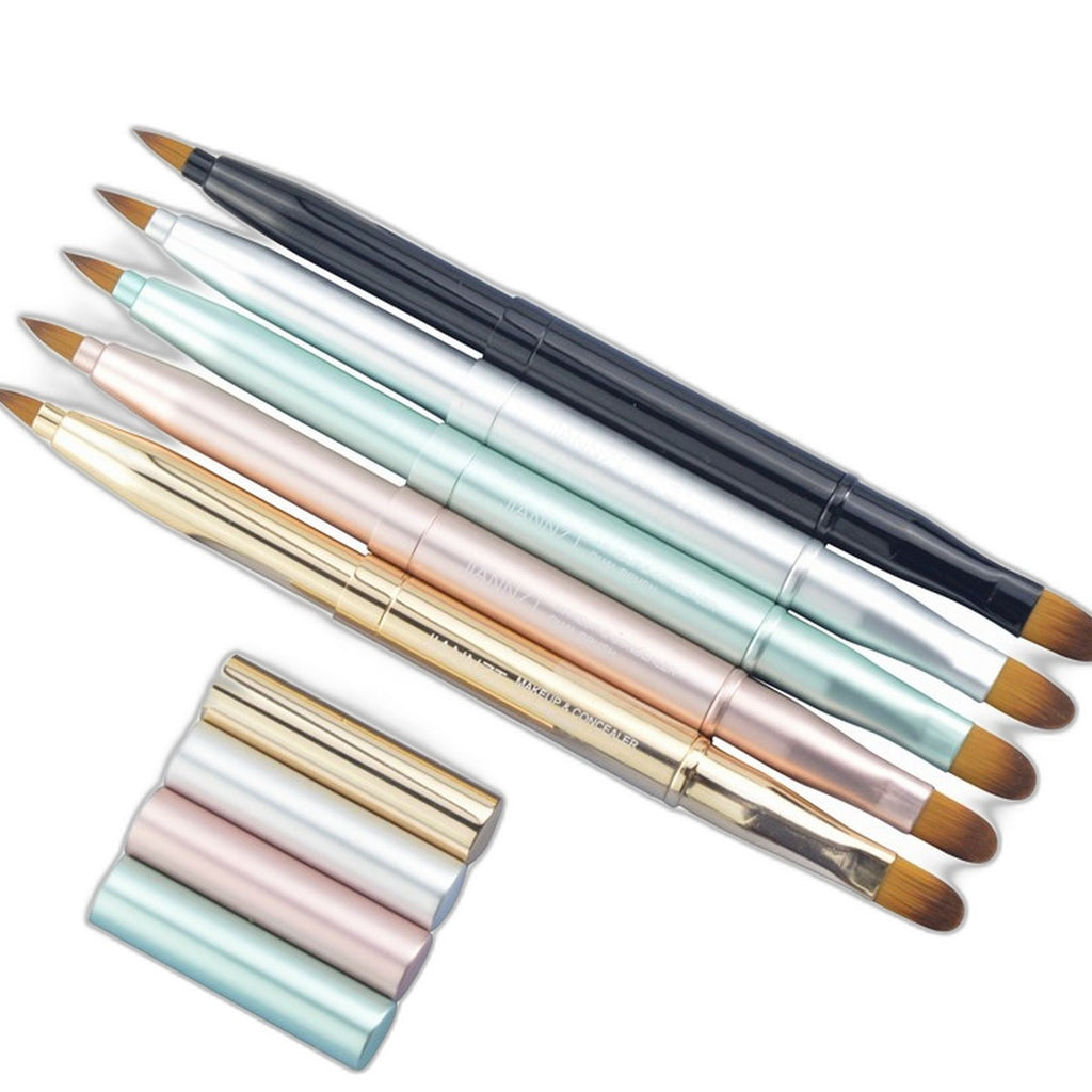 Retractable double-ended lip brush by Glow Ritual