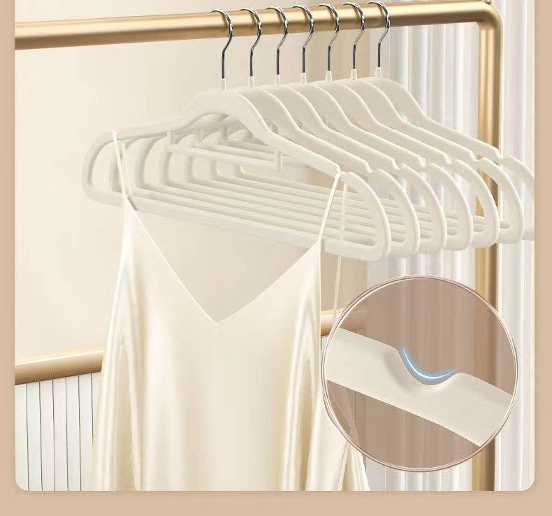 Velvet hangers 10-pack by Glow Ritual