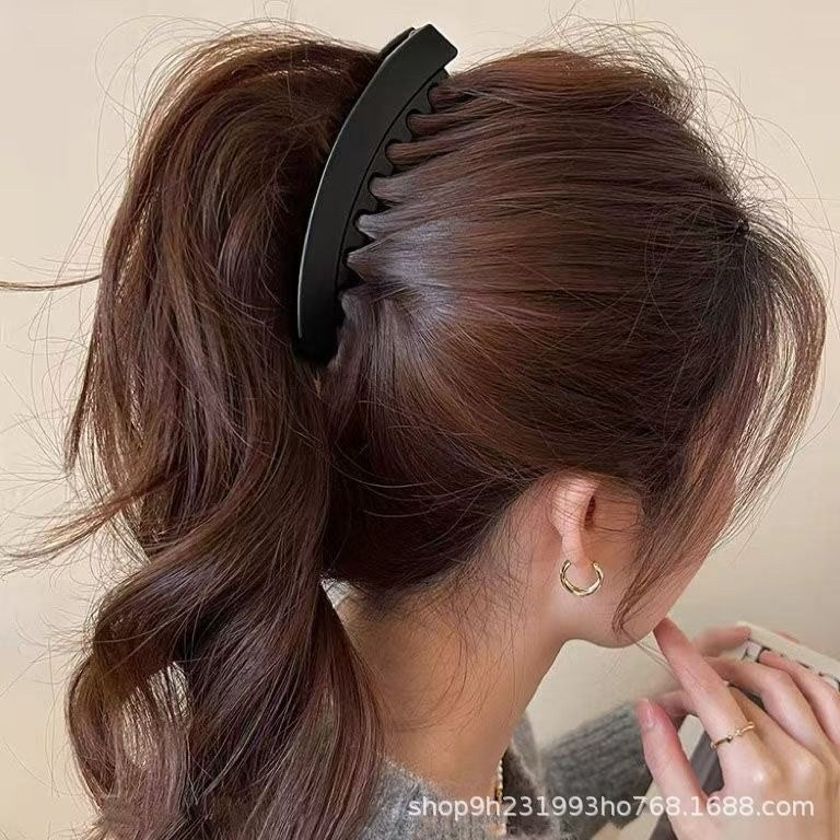 Banana hair clip for thick hair by Glow Ritual