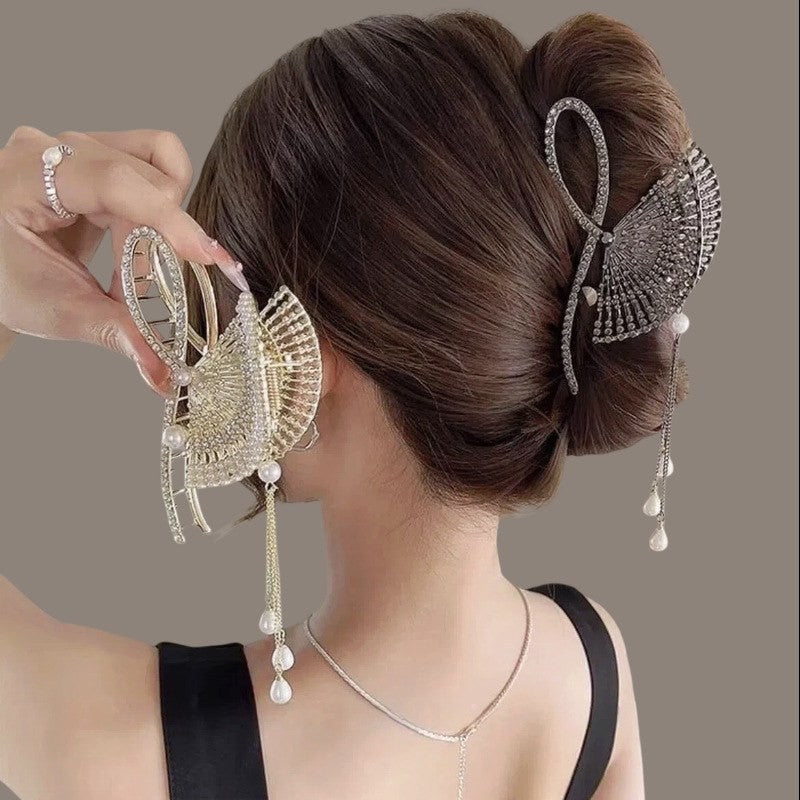 Pearl flower claw clip by Glow Ritual