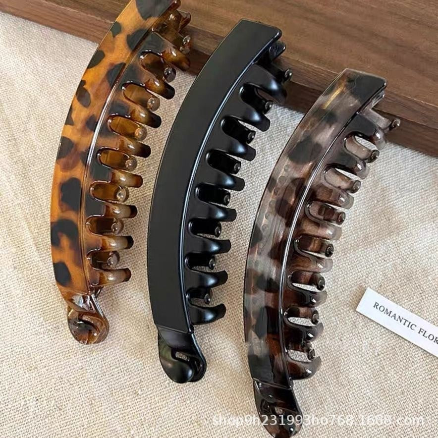 Banana hair clip for thick hair by Glow Ritual