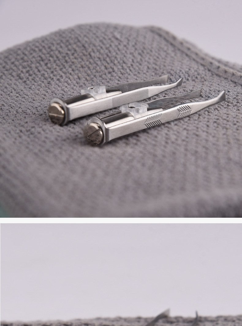 LED lighted tweezers by Glow Ritual