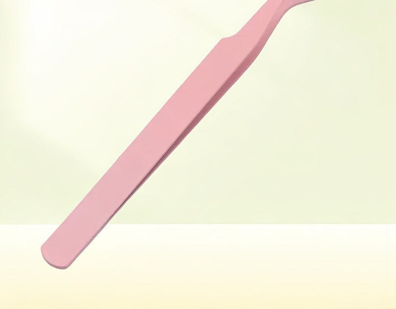 Curved lash applicator tweezers by Glow Ritual