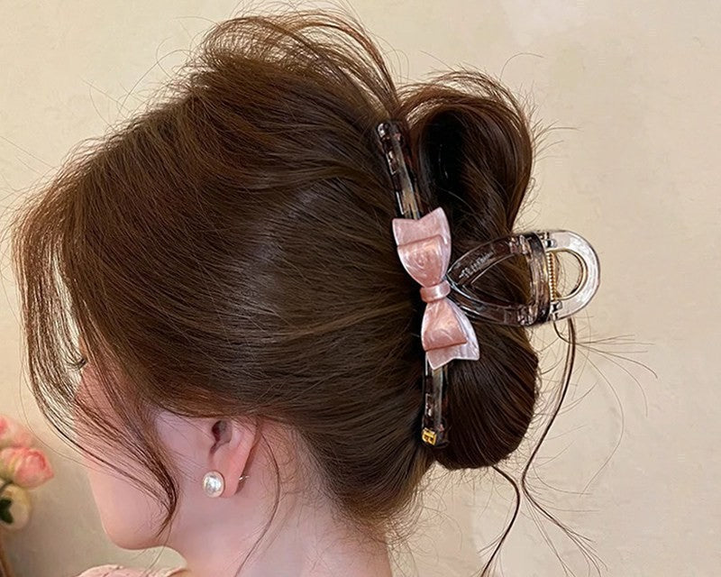 Cloud claw clip by Glow Ritual