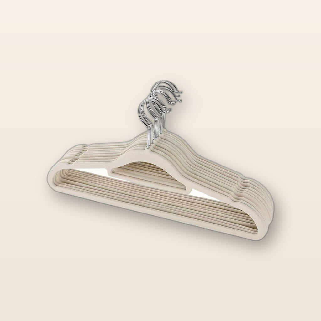 Velvet hangers 10-pack by Glow Ritual