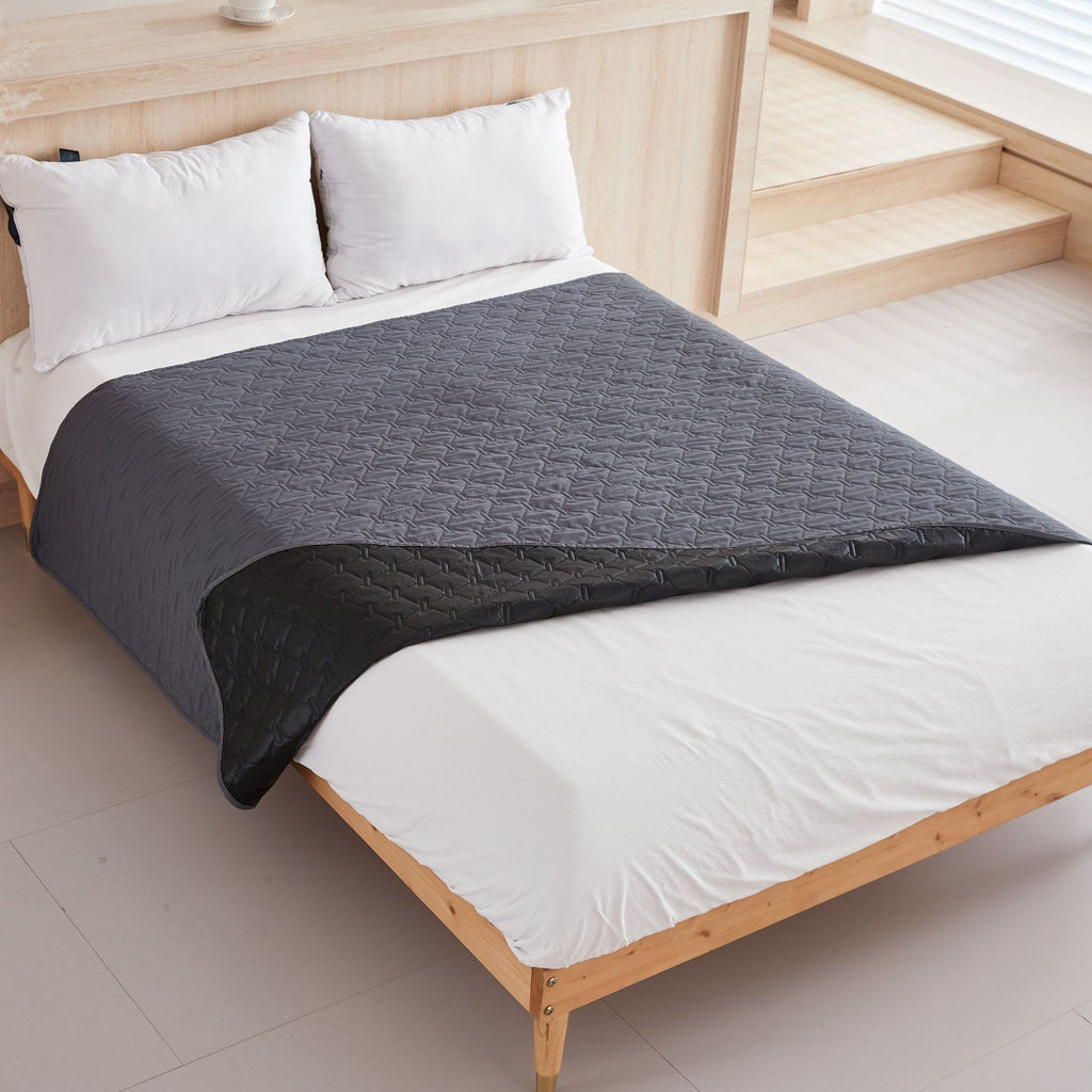 Waterproof sherpa pet blanket by Glow Ritual