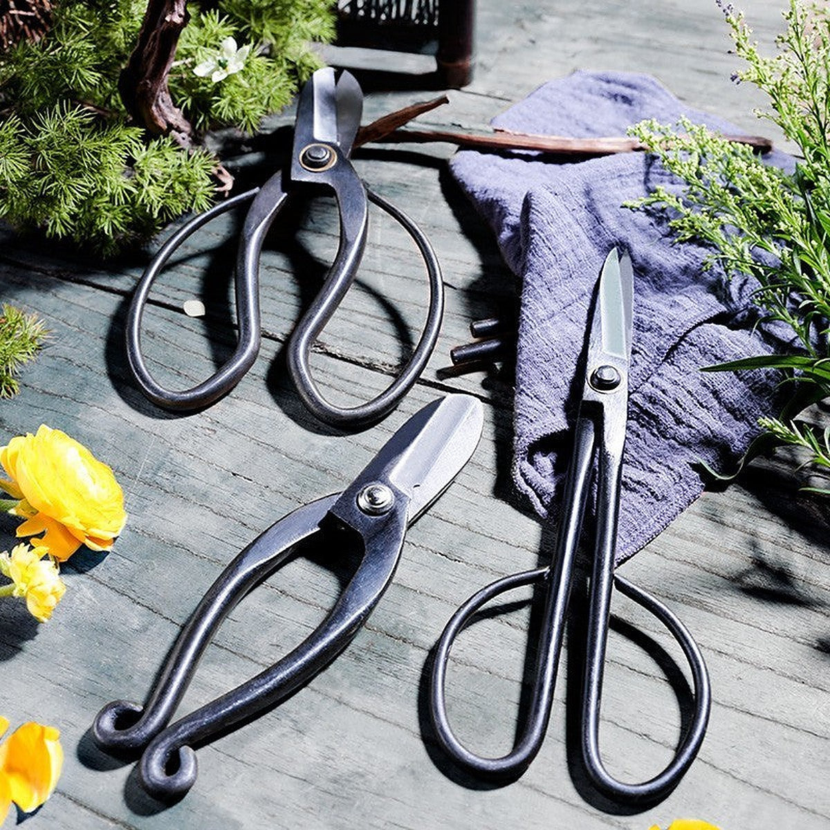 Mini pruning shears by Glow Ritual