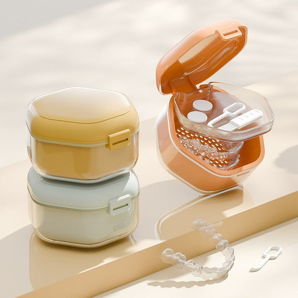 Retainer and aligner case with mirror by Glow Ritual