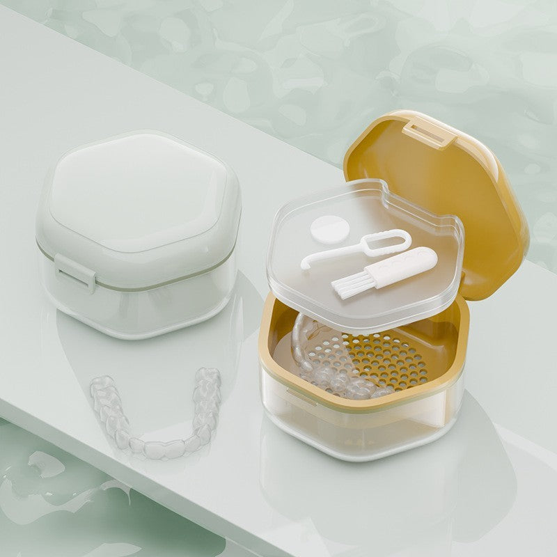 Retainer and aligner case with mirror by Glow Ritual