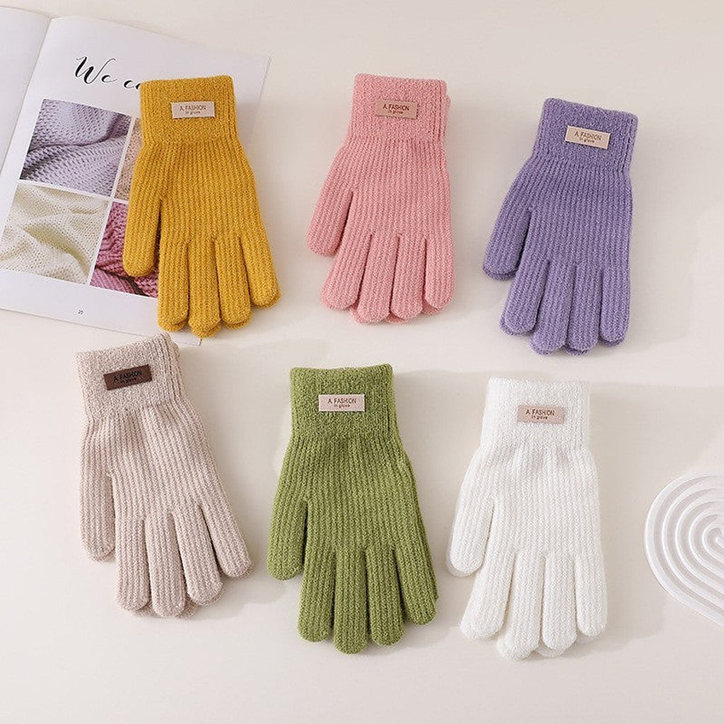 Touchscreen knit gloves by Glow Ritual