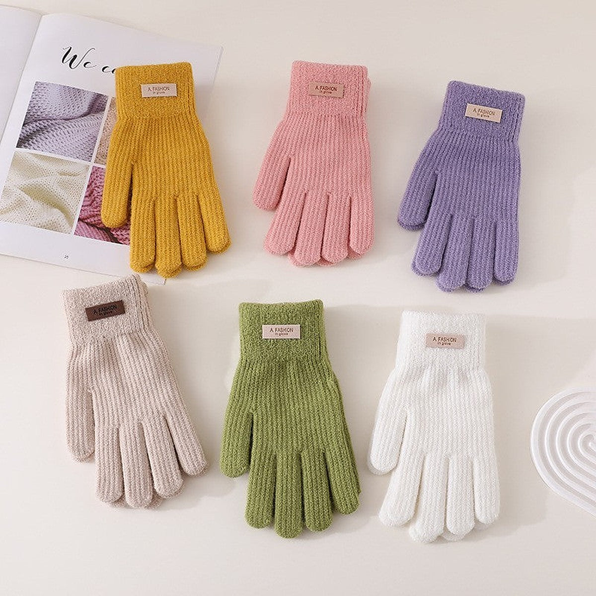 Touchscreen knit gloves by Glow Ritual