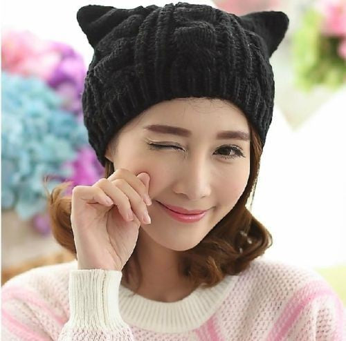 Women's cable knit beret by Glow Ritual