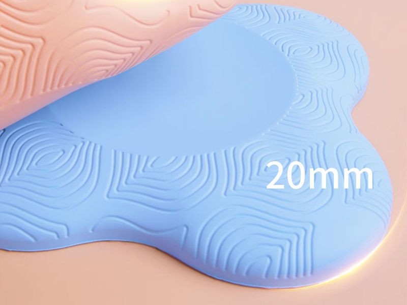 Yoga knee pads by Glow Ritual